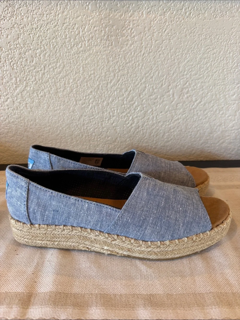 TOMS Blue Chambray Open Toe Platform Alpargatas